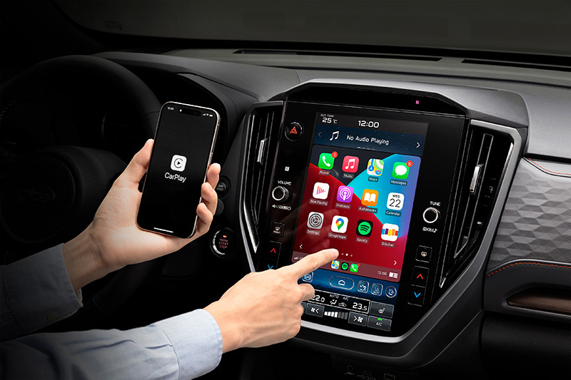 Trådlös Apple CarPlay i Subaru – anslut iPhone utan sladdar och få direkt åtkomst till appar, navigation och musik via pekskärmen.