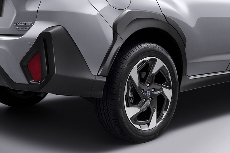 Närbild på Subaru Crosstreks aluminiumfälg.