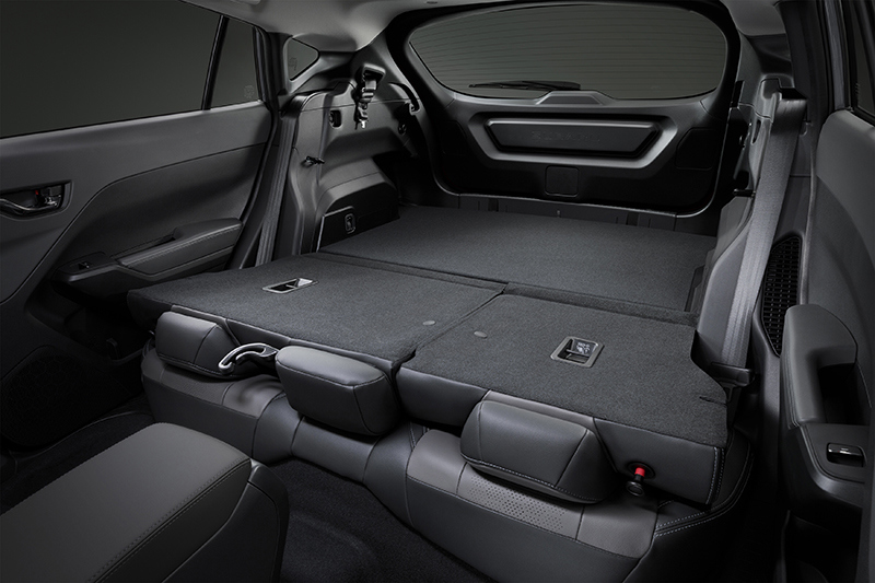 Hela baksätet i Subaru Crosstrek är nedfällt i 60/40-delning – skapar en plan och rymlig yta för att enkelt lasta stora eller långa föremål.