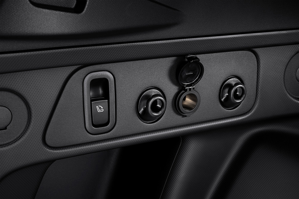 Subaru Foresters baksäten fälls enkelt ner från bagageutrymmet för att skapa ett plant lastgolv.