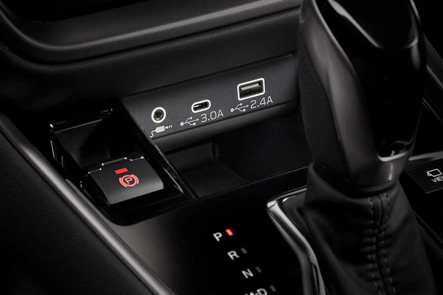 Subaru med USB Typ A och Typ C – moderna laddmöjligheter för hela bilen, oavsett vilken enhet eller kabel du använder.