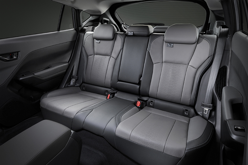 Baksäte i Subaru Crosstrek med plats för tre passagerare.