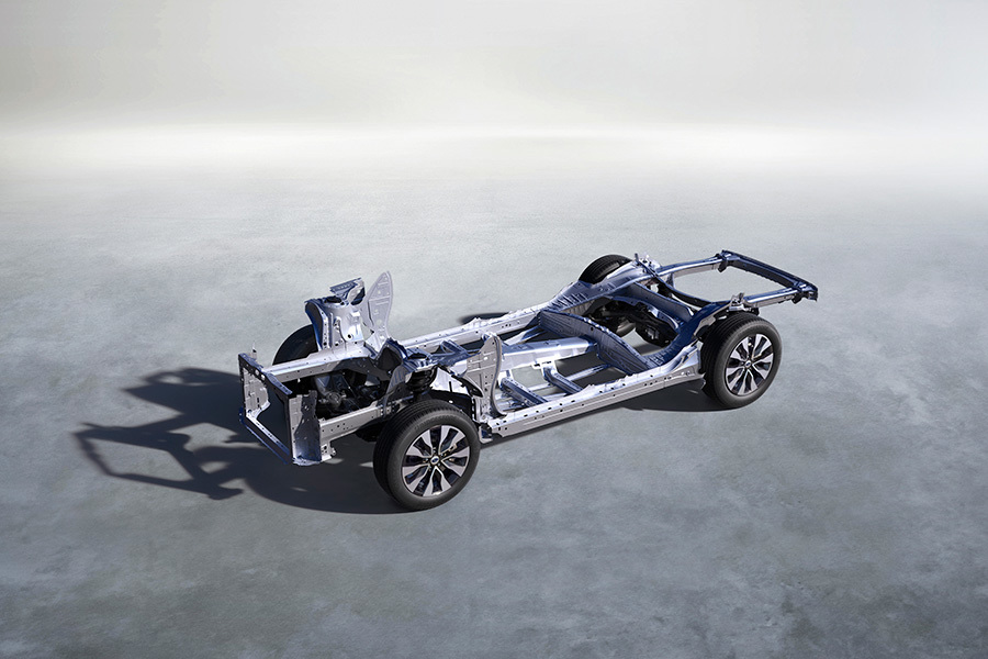 Subaru Outback – visar bottenplatta, skydd och drivlinans komponenter.