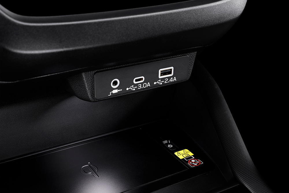 Subaru erbjuder USB Typ A och C både fram och bak – så att alla i bilen kan ladda sina enheter, oavsett kontakt.